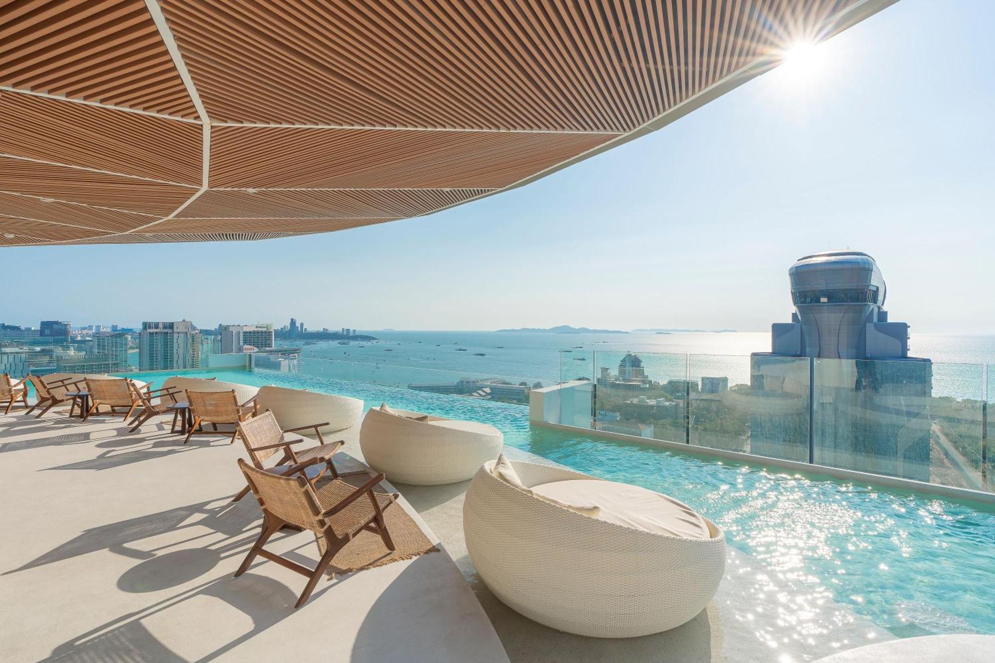 Akara Hotel Pattaya Exterior photo
